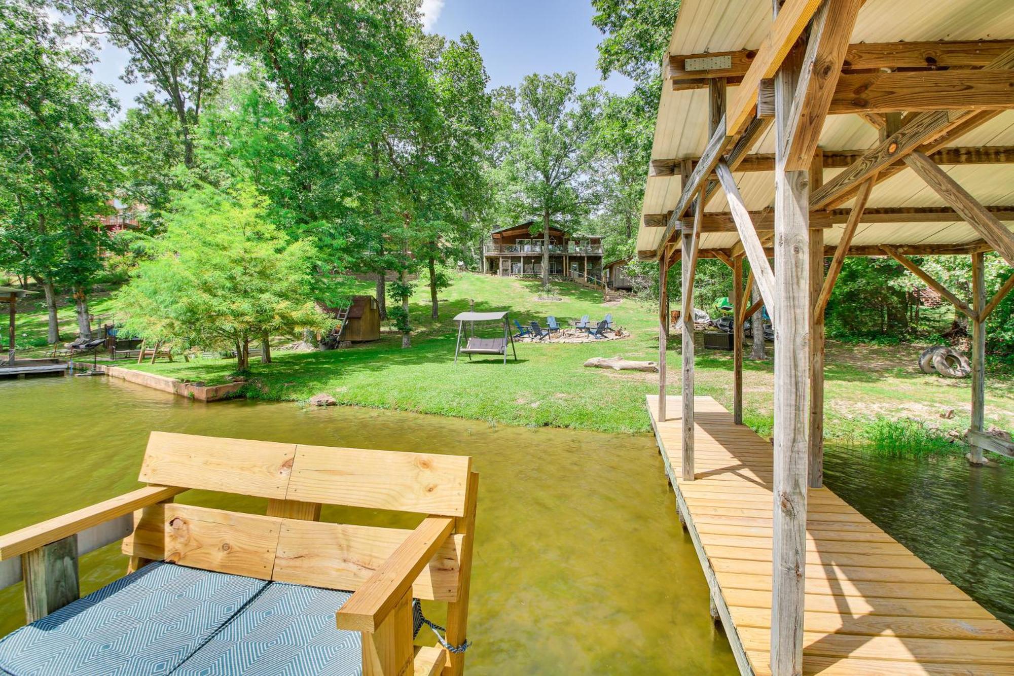 Hot Springs Retreat With Private Dock And Hot Tub! Villa Exterior photo